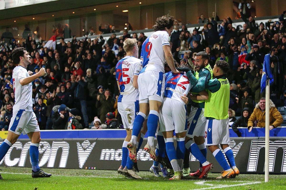 Brilliant result today 😁.  Fans👏🏻.  Buzzing to get 20 💪🏻

Un brillante resultado hoy dia 😁.  Los hinchas👏🏻.  Muy contento 20💪🏻