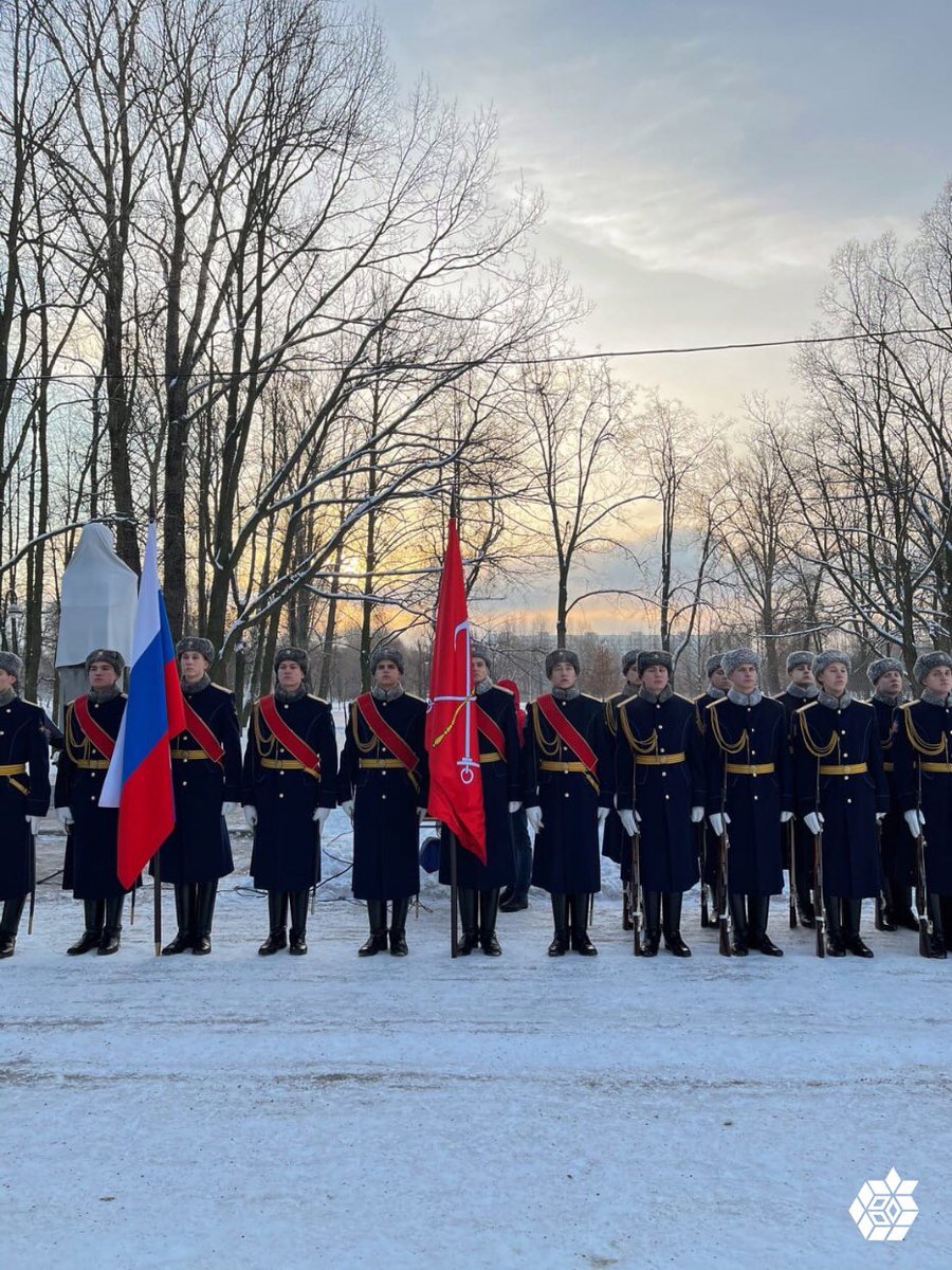 arma_spb's tweet photo. On December 9, on the Alley of Memory in the Moscow Victory Park, a monument was erected to a military pilot, twice a hero of the USSR, a native of the cultural capital of Artsakh — the city of Shushi, Nelson Georgievich Stepanyan. https://t.co/LJazgJkdHD