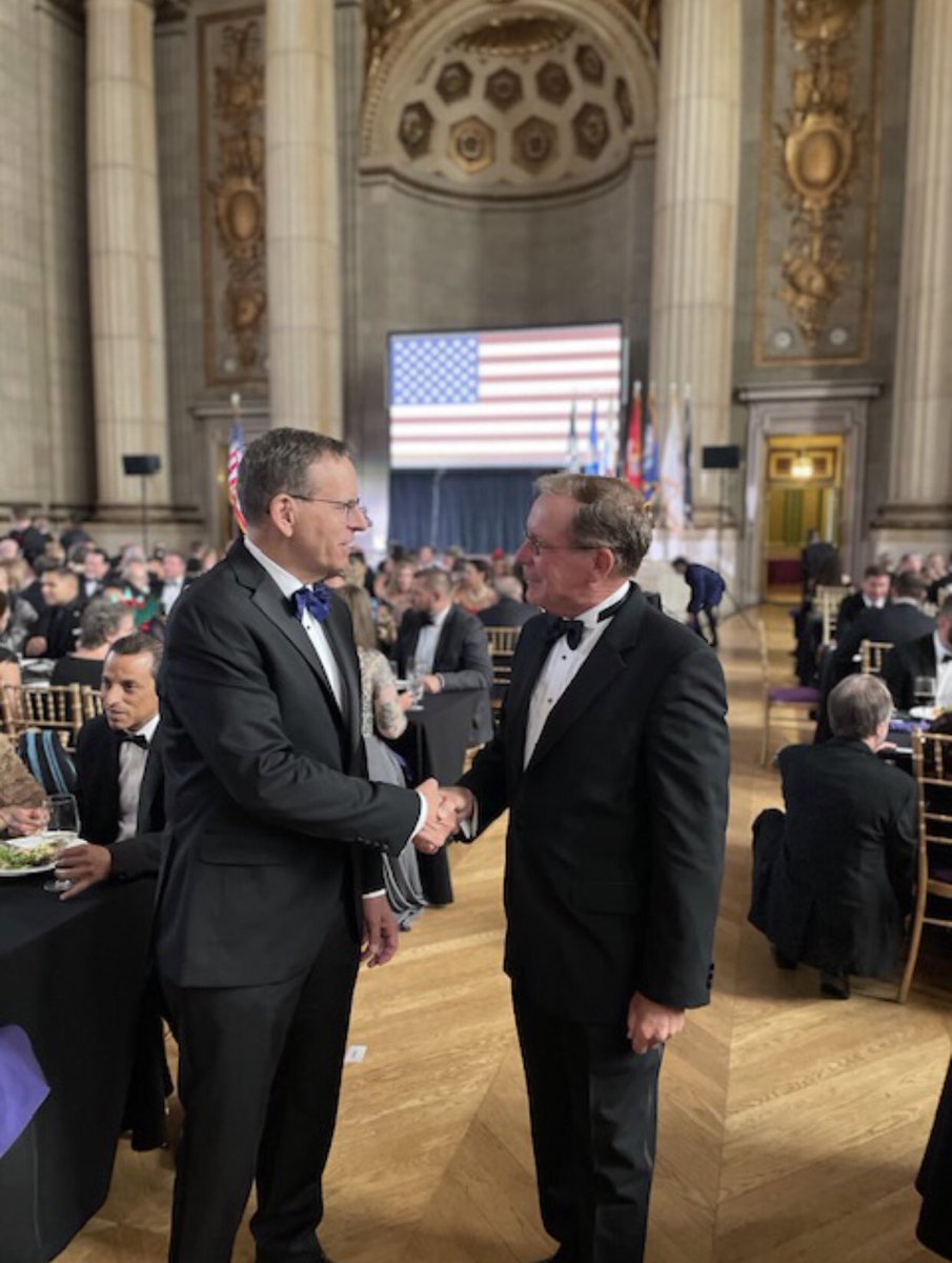 SaluteHeroes's tweet photo. At the Coalition, service starts at the top, and 2021 was no exception.  @coalitionceo was out front from high profile meetings &amp; events with top US &amp; VSO officials, to working food distributions, leading local veteran initiatives, &amp; supporting staff and scholarships. #2021Recap https://t.co/aiqTIA88aU