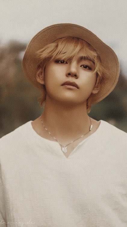 JuixyTaex's tweet photo. Happy Birthday Taetae🤍  Army loves you💜 @BTS_twt #HappyBirthdayTaehyung https://t.co/2CWbiKDkRy