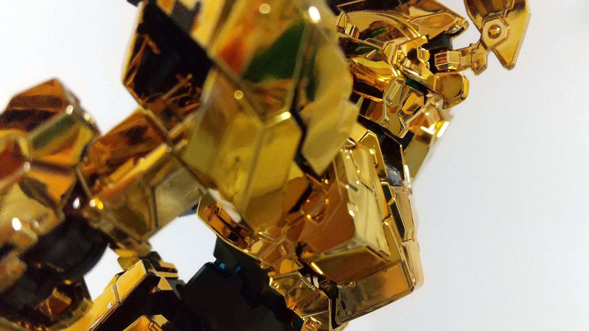 ザキさん いやーっ やっぱりユニコーンモードが好きだな 素組のままで全然かっこいい Rgフェネクス ガンプラ 金プラ ユニコーンモード 百式も金メッキがいいな やっぱりガンプラは楽しいな T Co Nemumoudta Twitter