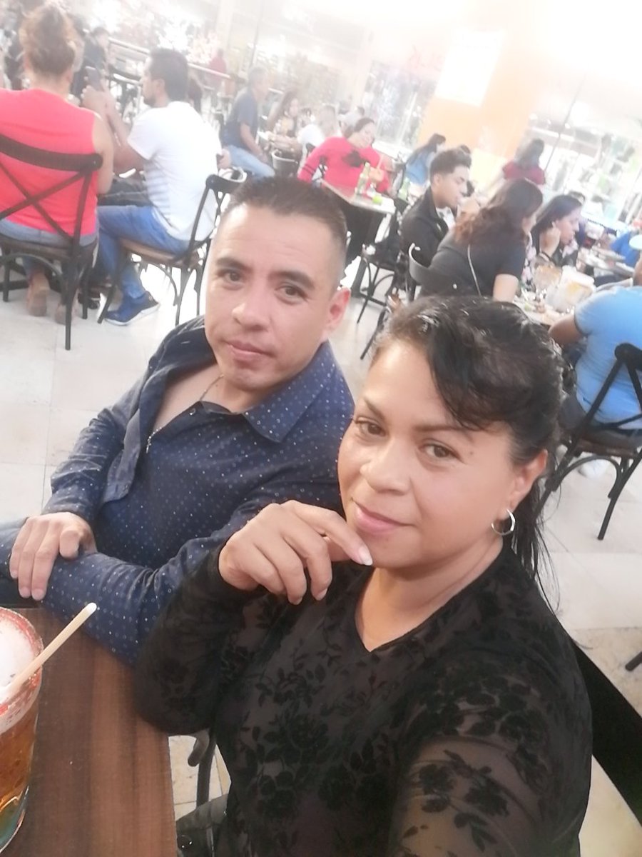 Alberto69989411's tweet photo. @alexayroman Nosotros si somos pareja seria jamas quedamos mal el día q gusten estamos a la orden somos yoliz y Alberto https://t.co/30TAQa2azK
