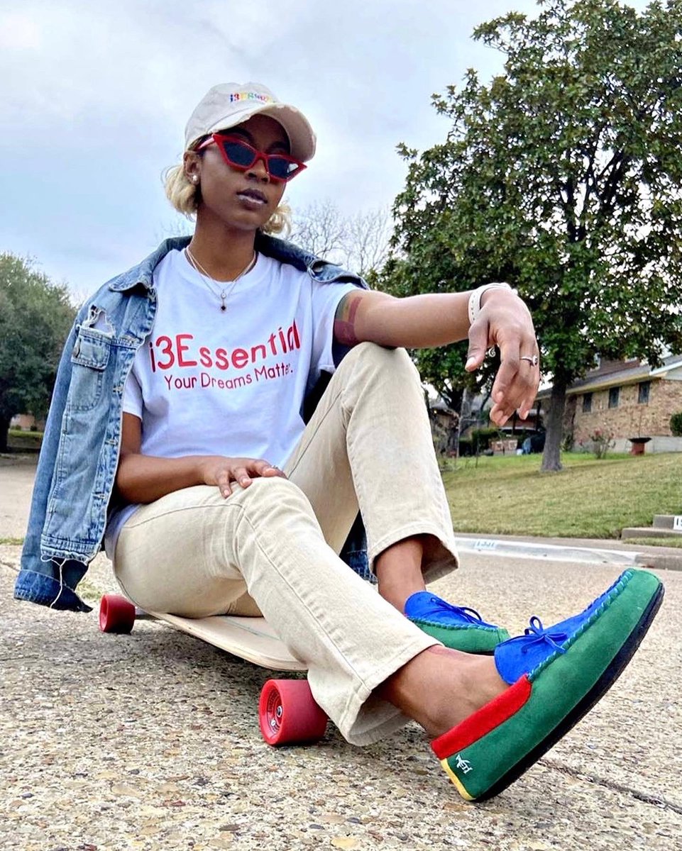 i3Essential's tweet photo. “Daily Motivational T” on SALE for $15‼️ALL COLORS , ALL DAY 💪🏾💯
#i3Essential #YourDreamsMatter https://t.co/a68bbtGctR