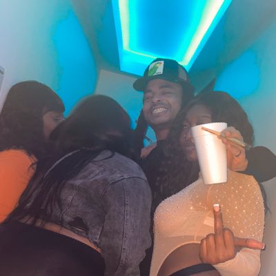 ManorTrapItOut's tweet photo. #NewProfilePic https://t.co/Yj38kUsi1u
