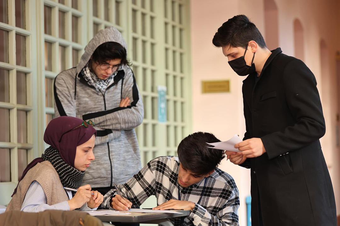 ahbvyabancidil's tweet photo. Üniversitemiz Arapça Mütercim Tercümanlık bölümü Münazara Takımı; Qatar Debate’in organize ettiği "Türkiye Üniversiteler Arası Arapça Münazara Yarışması"nda Türkiye üçüncüsü oldu. Öğrenciler, Katar'da düzenlenecek olan “Uluslararası Münazara Yarışması”nda Türkiye'yi temsil edecek https://t.co/5XPhB0ePe9