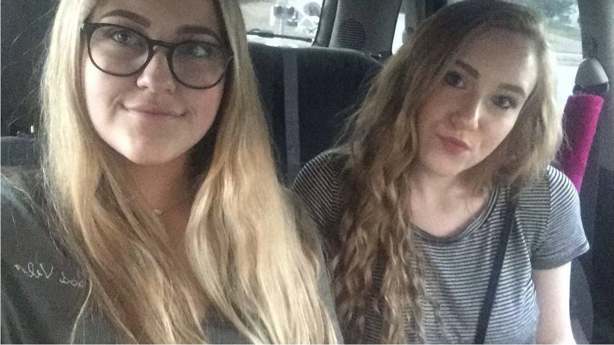 CinnamonBon_'s tweet photo. happiest of birthdays to my rai of sunshine of a best friend <3 #TaylorYear https://t.co/KpQmtyhexB
