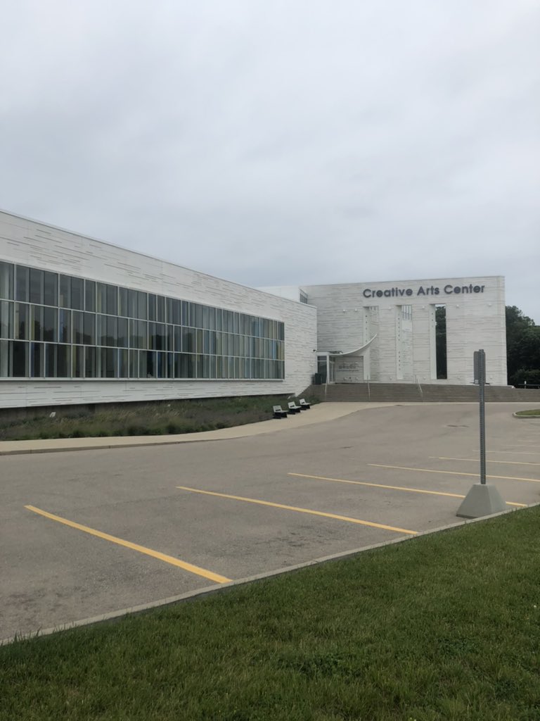 connorroadtrips's tweet photo. Here is the Creative Arts Center at Wright State. This is known for performing, singing, dancing, acting, theater, and art. This is a very confusing and weird building because there so many second floors. #usa #ohio #greenecountyohio #bathtownshipgreenecountyohio https://t.co/4ZV7mgrcvf