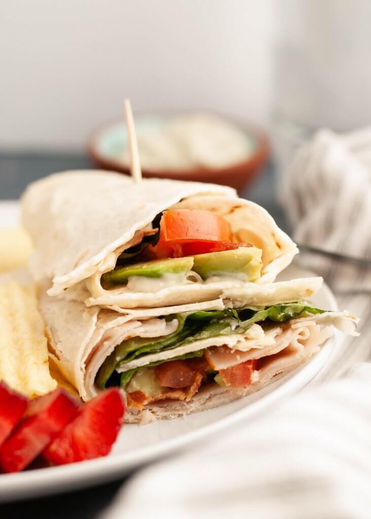 NEW and just in time for New Year's Eve when you want all the finger foods: TURKEY BACON RANCH WRAPS that are #glutenfreedairyfree. allergyawesomeness.com/turkey-bacon-r… #allergyfriendly #glutenfreewrap #dairyfreewrap