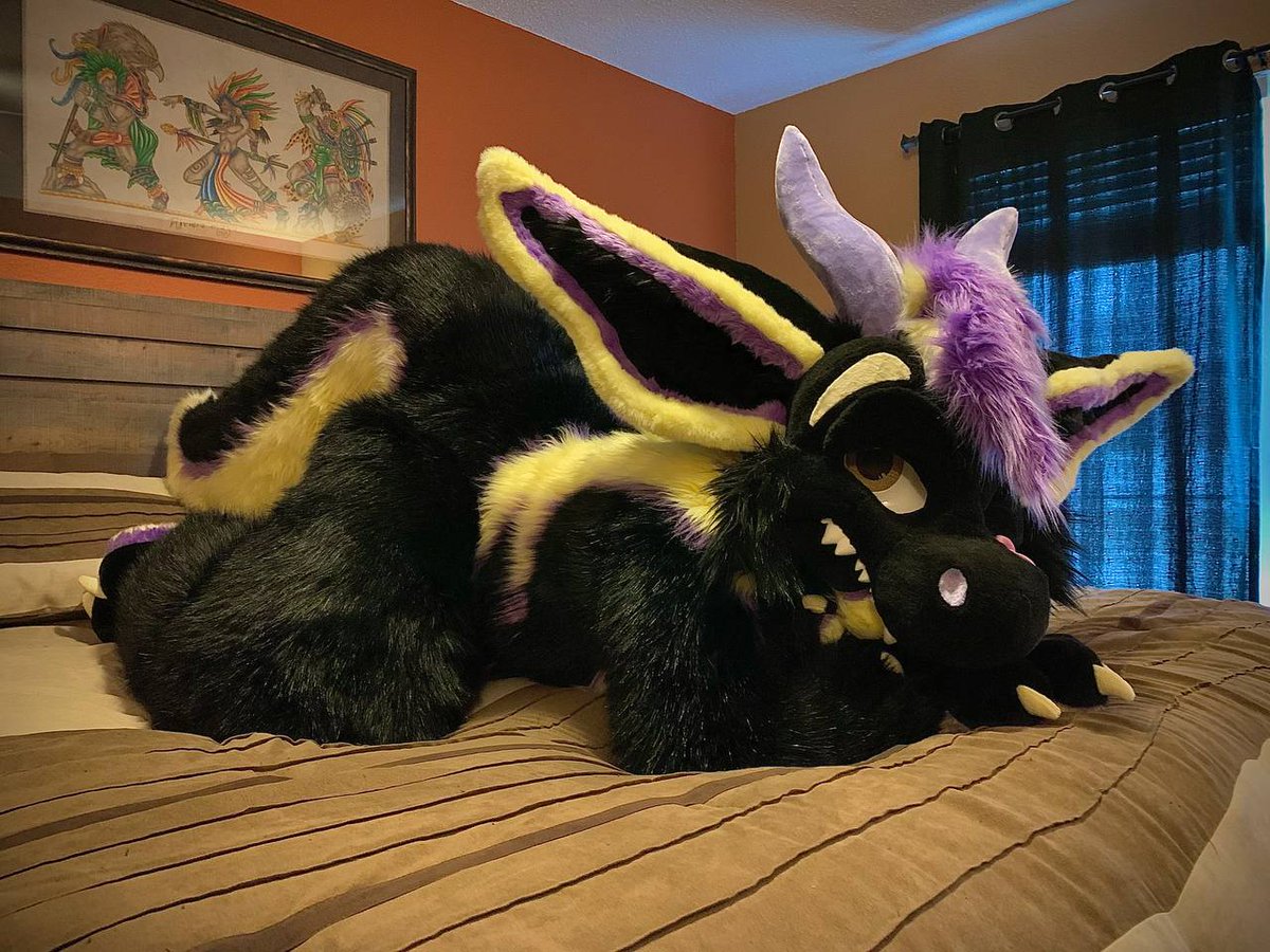 🐉The Dad Dragon🐉 (@dadragonkotah) on Twitter photo This bed is reaaalllly comfy. Especially when there's a big fluffy derg laying here.
Come, snug the derg. I promise to give you alllllll the rubs you want 😊😊
📸: <a href="/SozanRyker/">Sozan | Knoxis</a>
✂️: @morefurless This bed is reaaalllly comfy. Especially when there's a big fluffy derg laying here.
Come, snug the derg. I promise to give you alllllll the rubs you want 😊😊
📸: <a href="/SozanRyker/">Sozan | Knoxis</a>
✂️: @morefurless