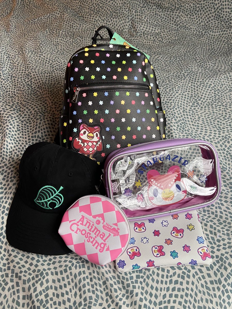 osirisacnh's tweet image. BRUH I got the cutest haul in the world today I’m crying 🥺🥺 can you tell who my favourite NPC is? 😂