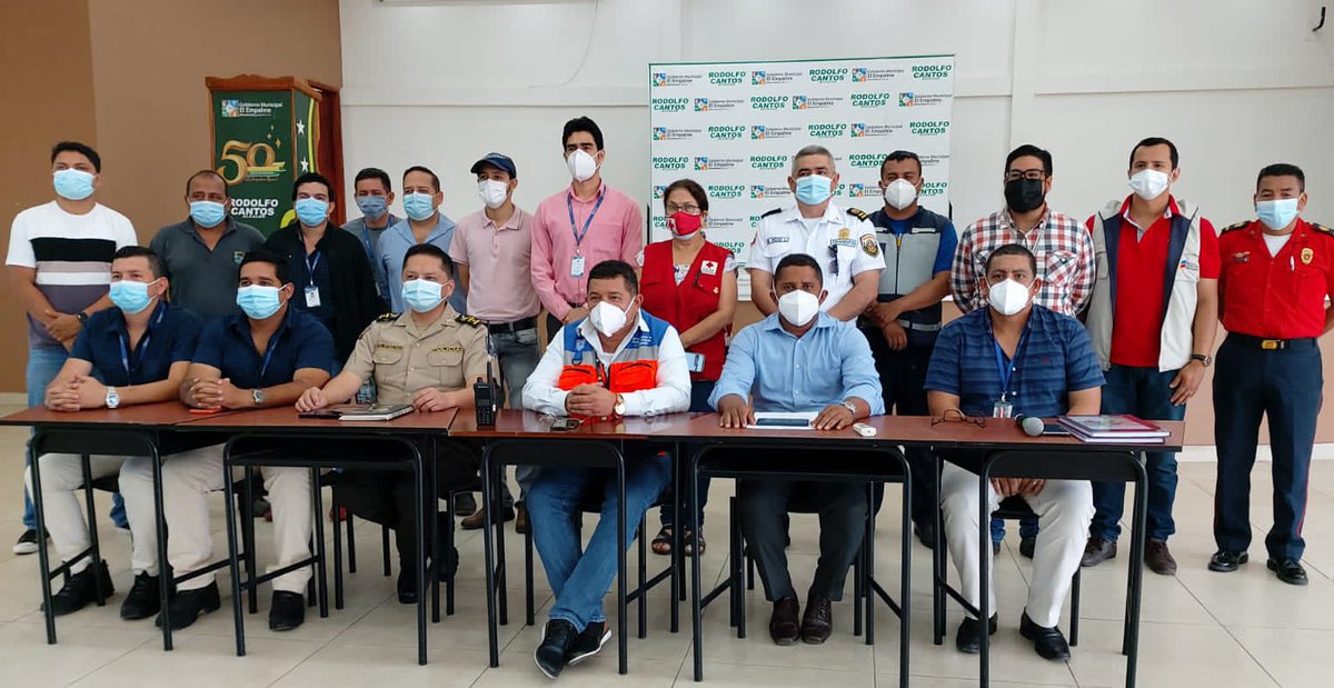 Riesgos_Ec's tweet photo. #Guayas | Realizamos la firma del Acta de la Agenda de Reducción de Riesgos en el cantón #ElEmpalme con el objetivo de mitigar el impacto ante la ocurrencia de eventos peligrosos #GestiónDeRiesgosEc https://t.co/W1hYOla8ad