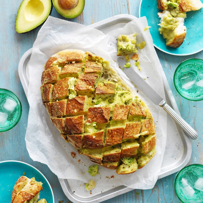 avocados's tweet photo. This #Avocado Pull-Apart Garlic Bread is the perfect snack to keep you satisfied all the way to the midnight countdown! Here's to 2022!
#avocadorecipe #NewYear2022 #newyearsrecipe https://t.co/eNMuNTqHvG