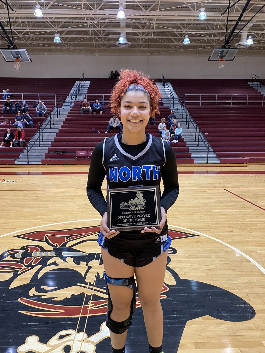 LCHolidayHoops's tweet photo. FINAL (GIRLS):

62  Urbana (OH)
50  North Hardin 

SPEDA Offensive Player of the Game: Urbana’s Maleigh Murphy

@TeamSilentGuard Defensive Player of the Game:
North Hardin’s Desiree Bryant https://t.co/iP4hoeOoH9