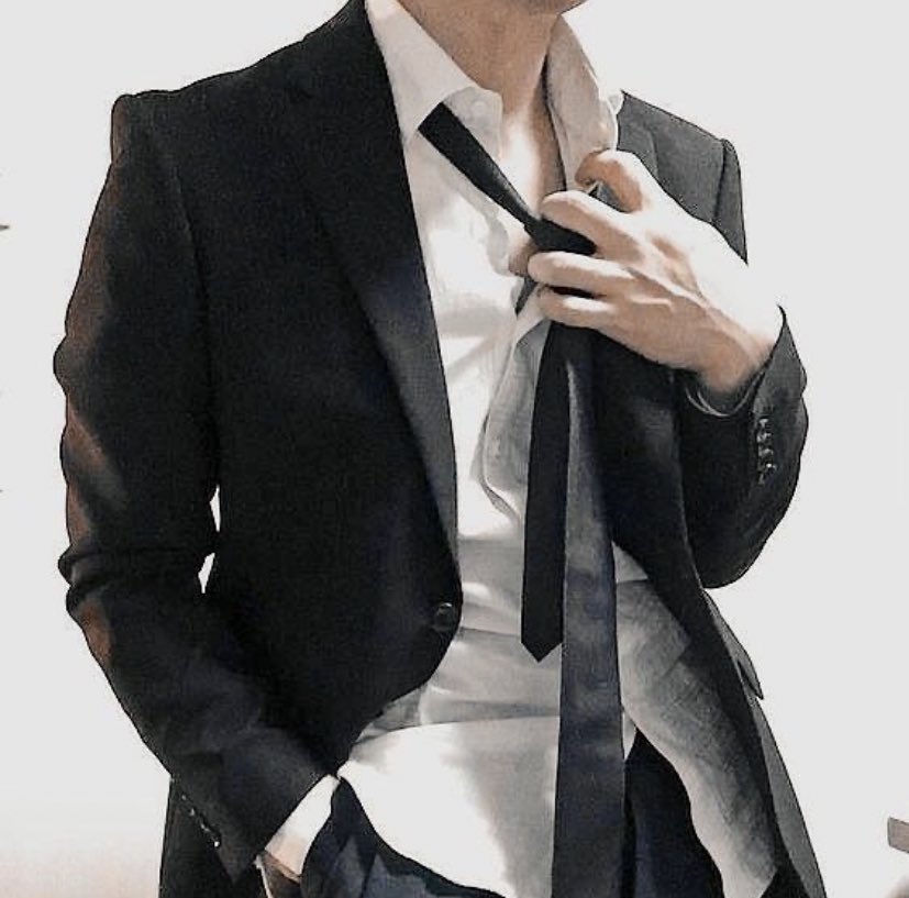 grunge suit aesthetic