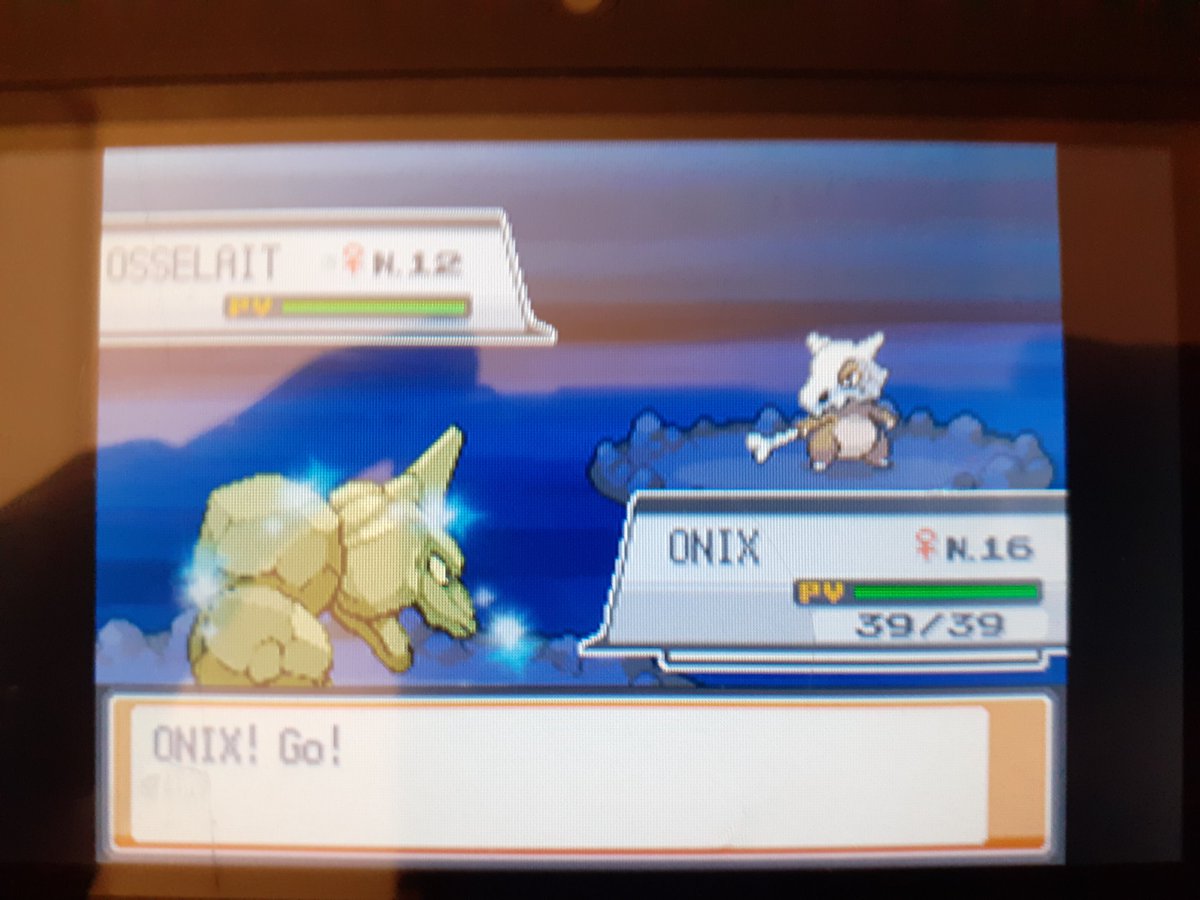 nepaspillon's tweet photo. [NRT #1] Ça fait longtemps onix shiny 🌟 en 15 664 re's sur hearthgold. Shiny plutôt cool. https://t.co/JxOshmDwA0