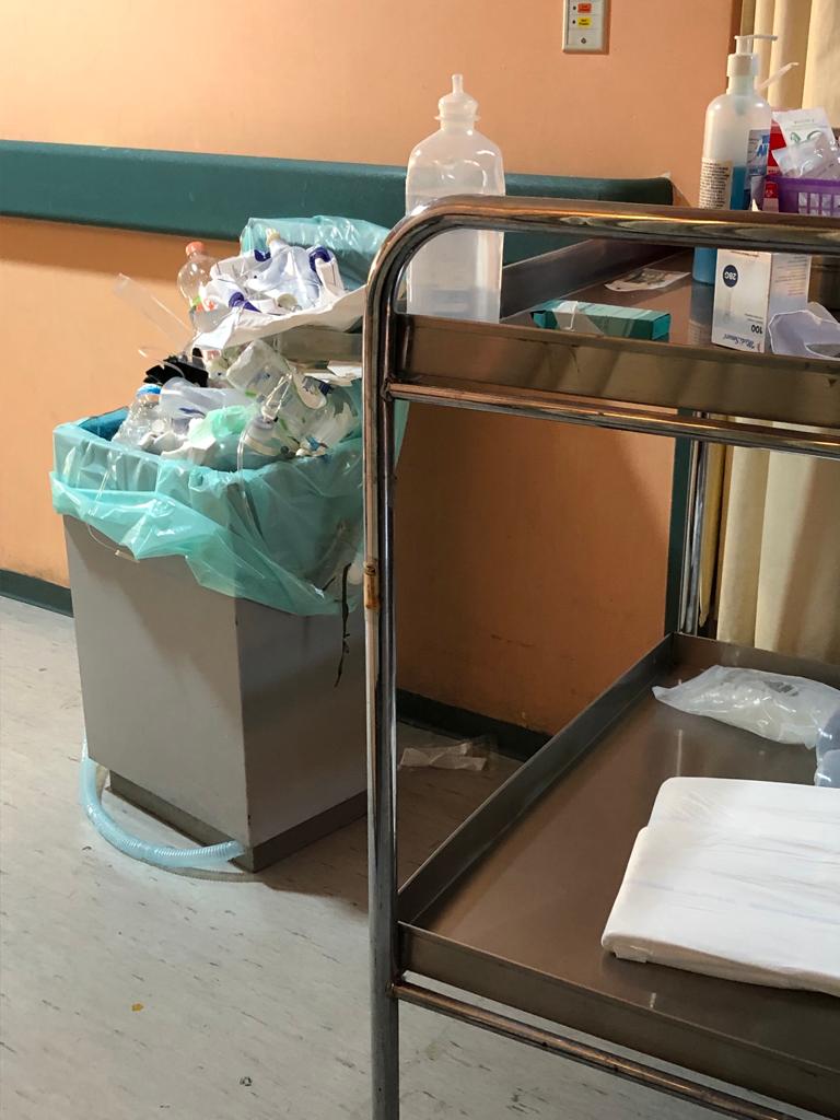 Angieyoll's tweet photo. @Tu_IMSS Mejor mantengan sus espacios limpios. Hosp General Regional No.2 Dr. Guillermo Fajardo Ortiz en Calz. De las Bombas... piso 1 y 4norte https://t.co/xyQCvUgNHh https://t.co/UZ8xzzc46J