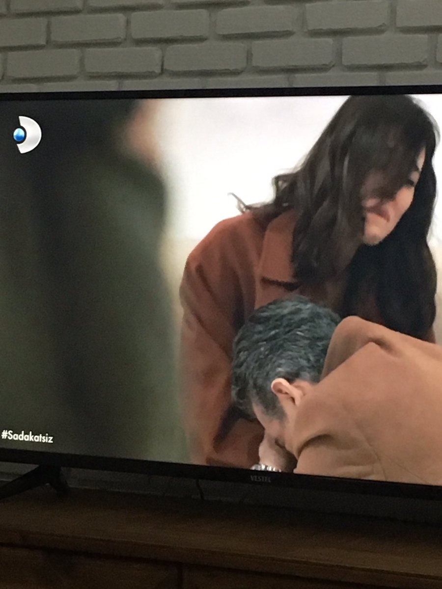 _fatihbulut's tweet photo. Yeter artık arkadas her hafta birisi agar yaralı bölüm bitiyor  #sadakatsiz https://t.co/gsr6Hvgsaf