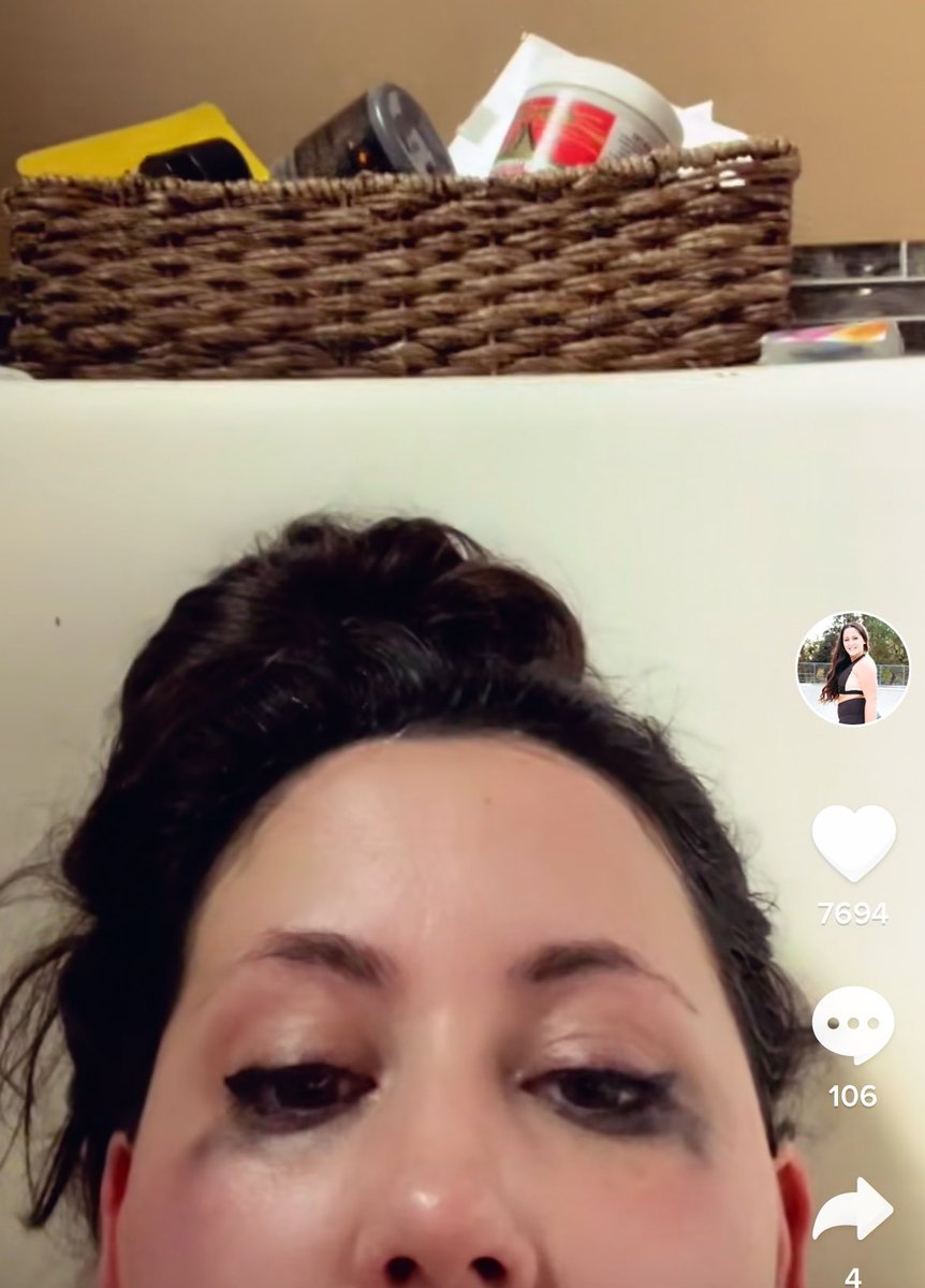POV: You’re Jenelle Evans’ daily morning bathtub Corona she’s sipping on while crying about her life as she posts pretend happy social media content to try and fool everyone. https://t.co/OW8cyzgEKE