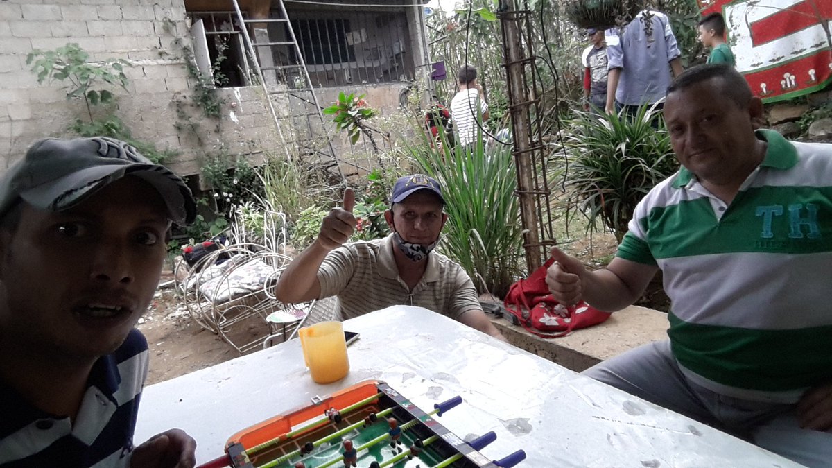 josebarrios2012's tweet photo. Compartir navideño de la brigada forestal skuke https://t.co/DRSRAUdjaB