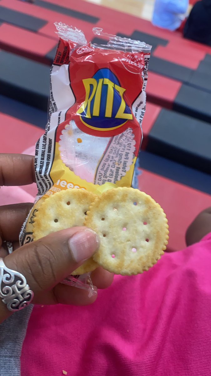 iamCoachThomas's tweet photo. @Ritzcrackers  this is unacceptable… Where is my cheese??? #sadday #ritzfail https://t.co/nhryFty1e5