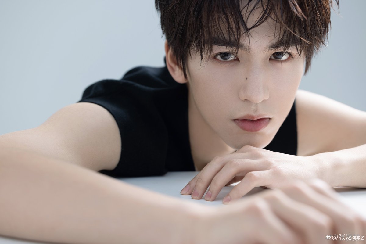 Ling zhang. Чжан лин. Чжан чэн лин актер. Чжан лин хэ. Чжан лин.