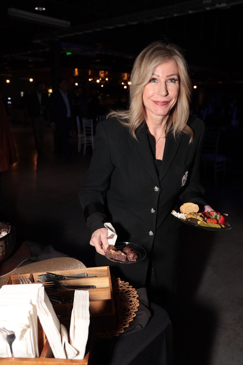 Carrie Slatton-Hodges tweet media