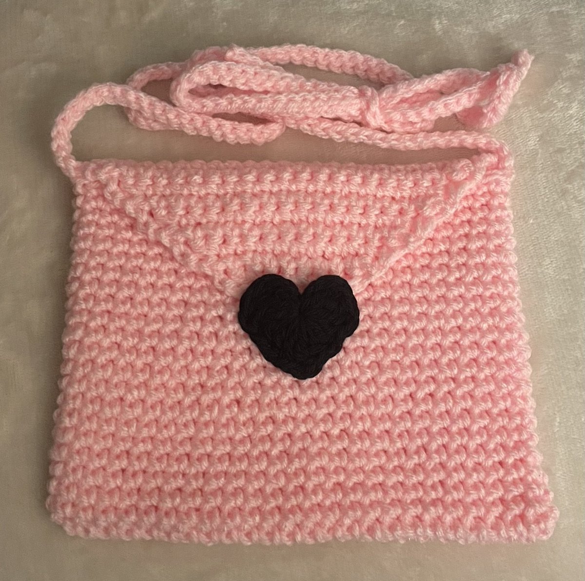 daisydaggerco's tweet image. Love letter bags are currently available! 💌