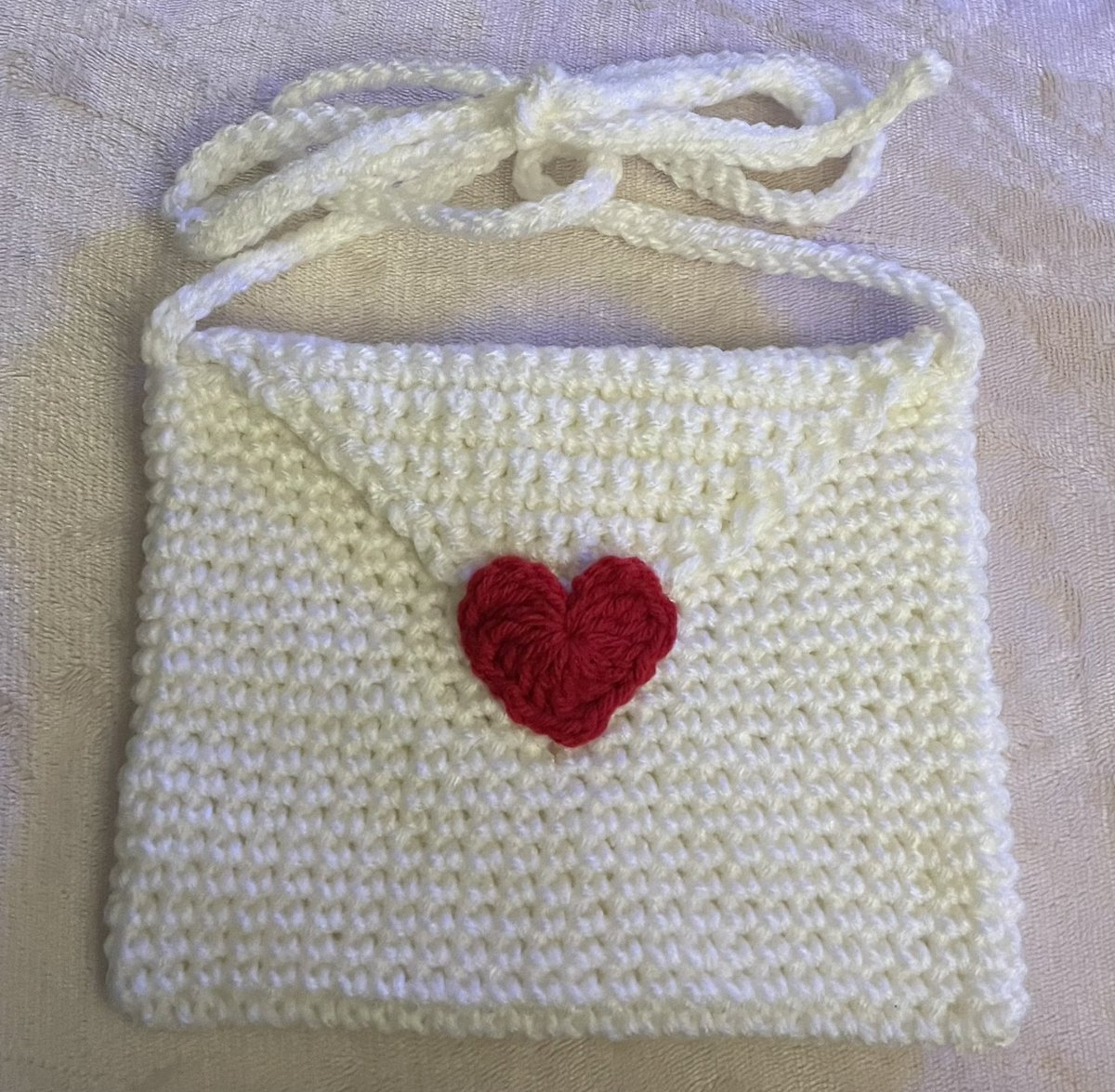 daisydaggerco's tweet image. Love letter bags are currently available! 💌