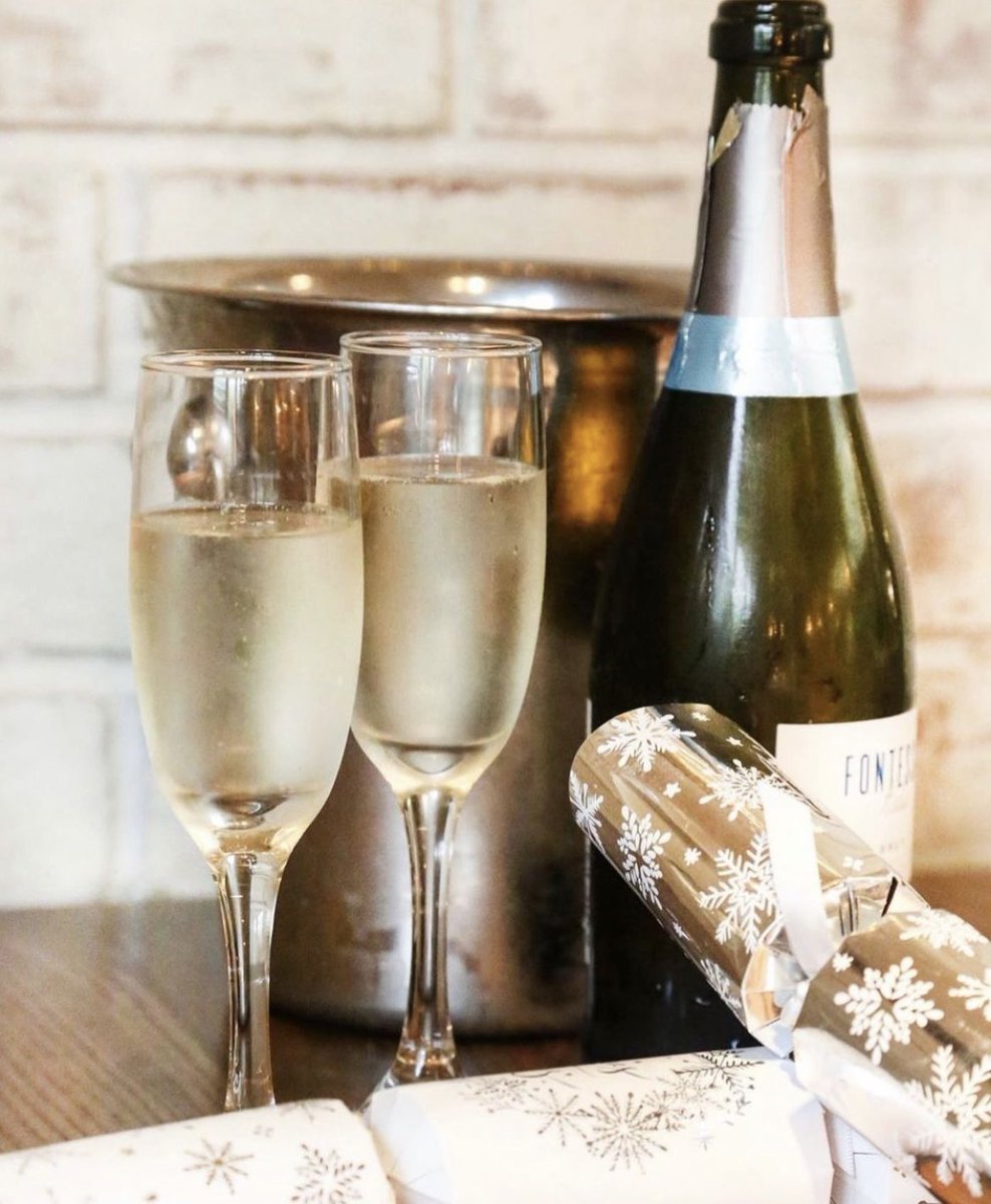 Have you made New Years Eve plans yet? 🥂🍾 Join us for a NYE you won’t forget. Bar tickets still available for £10. For full details please check out our House Menu on our website under Christmas 🎉🥳 #yardbird #newyearseve