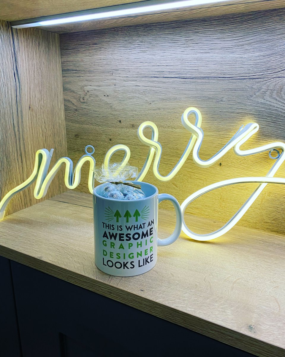 D_A_Creative's tweet photo. Belated Christmas gifts - our clients are the best!#designagency #designergifts #designforprint #designforweb #exhibitiondesign #multimediadesign https://t.co/kAZkvKGQzG
