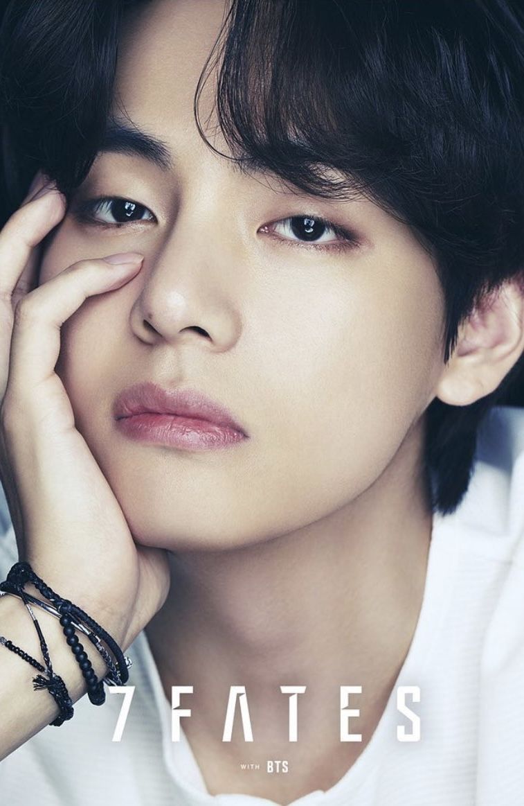 Saghar7A's tweet photo. @BTS_twt 
Taehyungi, my shining star in my sky, You are going to shine forever.With you I learned to love . Happy birthday my best. I wish as always the best things will happen to you. I'm going to be with you until the end of my life. I purple you my love💜
#HappyBirthdayV https://t.co/9SC0uQS9on