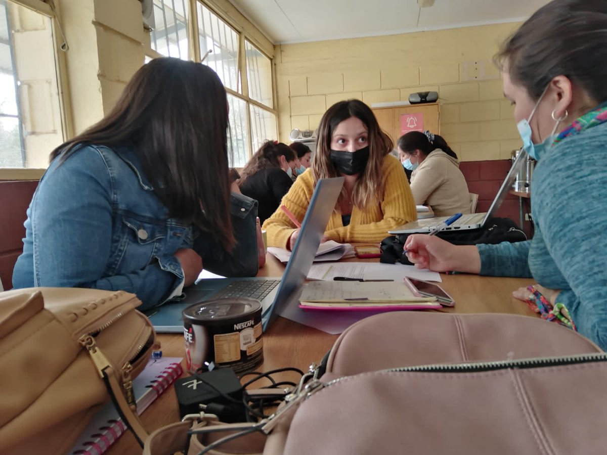 AjiEscuela's tweet photo. #Hijuelas @AjiEscuela #ajiavanza #hijuelasavanza #2do #día de #jornada #evaluando #año2021 #tallereando #jugandoyaprendiendo #proyectando #año2022 https://t.co/NgomlRp7Cl