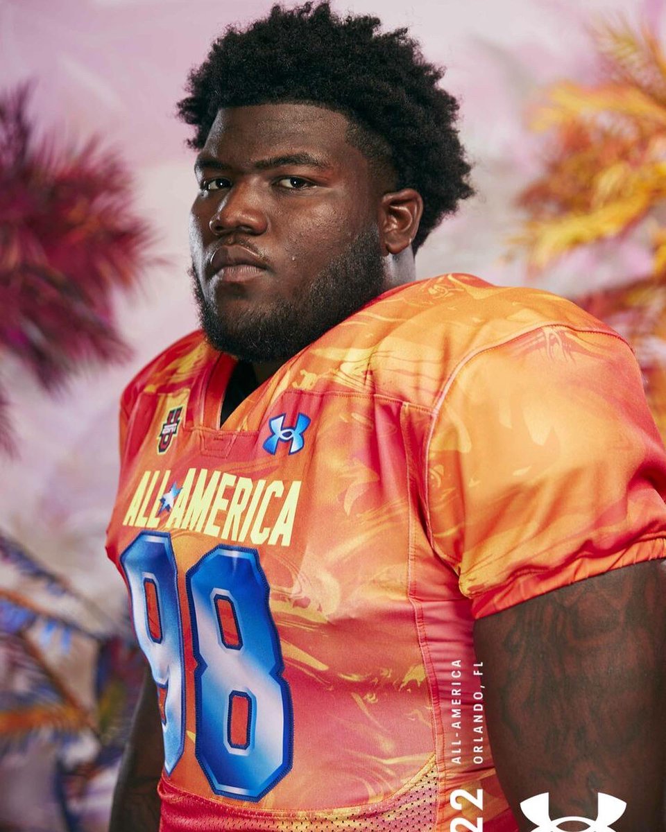 BearAlexander_'s tweet image. I drown out the voices so I can focus on what needs to be done @espn @UANextFootball #Jan2 #ESPN