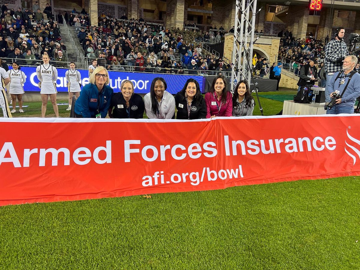 MilSpoOfTheYear's tweet photo. ICYMI: Our 2020-21 branch winners attended the 19th annual Lockheed Martin Armed Forces Bowl last week and was recognized during the 3rd quarter. #AFIMSOYFamily https://t.co/FTyHLT2Gik