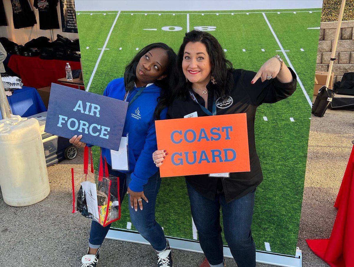 MilSpoOfTheYear's tweet photo. ICYMI: Our 2020-21 branch winners attended the 19th annual Lockheed Martin Armed Forces Bowl last week and was recognized during the 3rd quarter. #AFIMSOYFamily https://t.co/FTyHLT2Gik