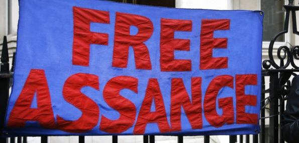 HejhalStanislav's tweet photo. @TPetricek Západ je totalitní elitokracie SVOBODU PRO ASSANGE !!! VY JSTE SKONČILI JA TO VÁŠ KONEC A TO JE DOBŘE !!! https://t.co/dX4L5ZQwEH