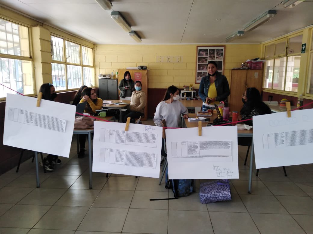 AjiEscuela's tweet photo. #Hijuelas @AjiEscuela #ajiavanza #hijuelasavanza #cierre de #jornada #Evalución #año2021 #equipoaji  #tallereando #jugados por #mejorar #año2022 apoyo #socioemocional #recuperar #aprendizajes #Estudiantes #liderar el #aula #perfecionandose son #Prioridadabsoluta #excelente https://t.co/Dy9h7EQ0pz