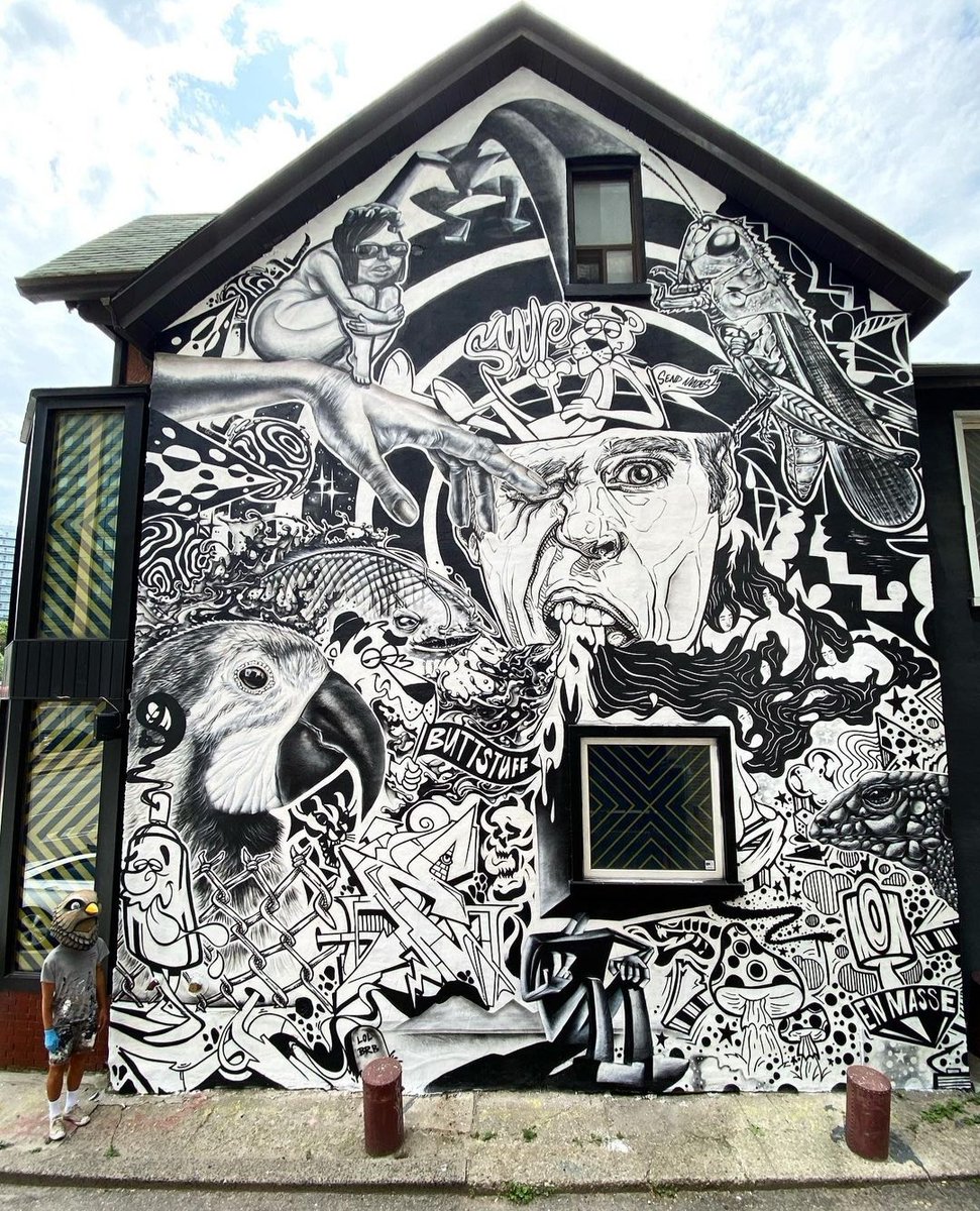 Canadian multi-artist collab (incl. Jerry Rugg aka BirdO) for En Masse Project in Toronto, Canada (2020) #jerryrugg #birdo #enmasseproject #torontostreetart #streetart #lamolinastreetart 📷 via artist bit.ly/32s2h1n