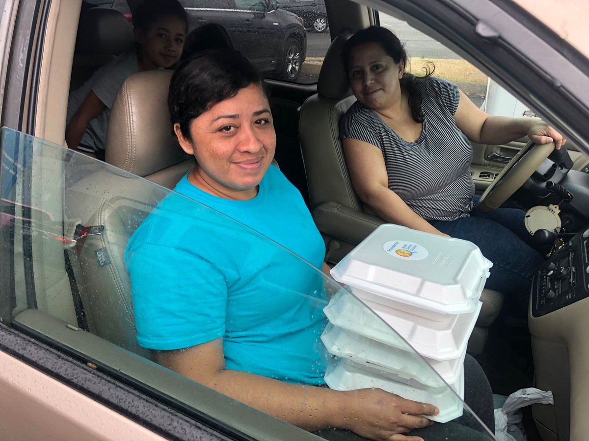 WCKitchen's tweet image. Since activating in Nashville in response to the pandemic, WCK has disbursed over $1 million to local restaurants &amp;amp; food trucks feeding neighbors. This week was our final service—Las Fajitas made fajita plates with freshly prepared salsa for families in need. #ChefsForAmerica