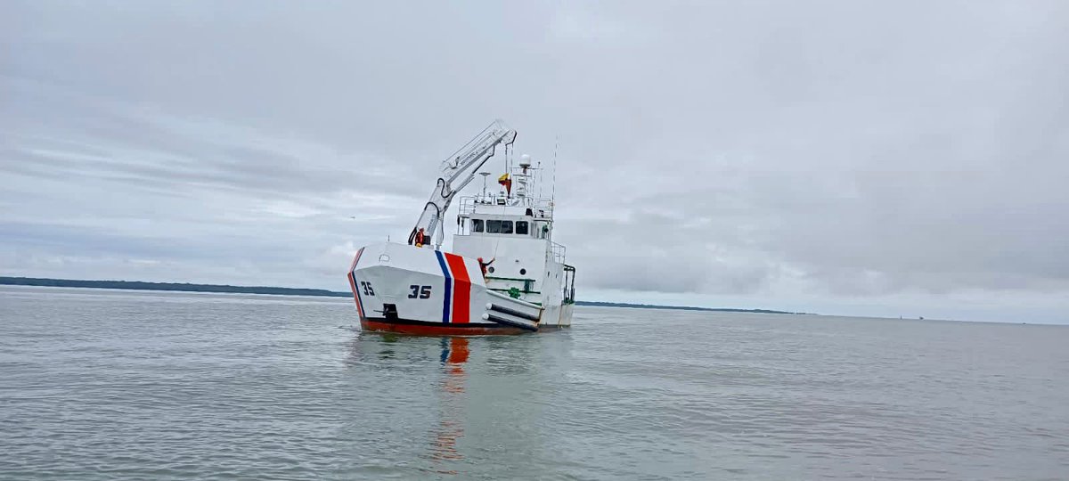 Dimarcolombia's tweet photo. El reposicionamiento de esta ayuda, fue posible gracias al apoyo de nuestro buque balizador ARC #IslaPalma, mediante el cual continuamos fortaleciendo la navegación segura en las vías marítimas de la jurisdicción, y aportando desarrollo a nuestro país marítimo. 🙌🏻 #SomosDimar https://t.co/FZrcmGEROH