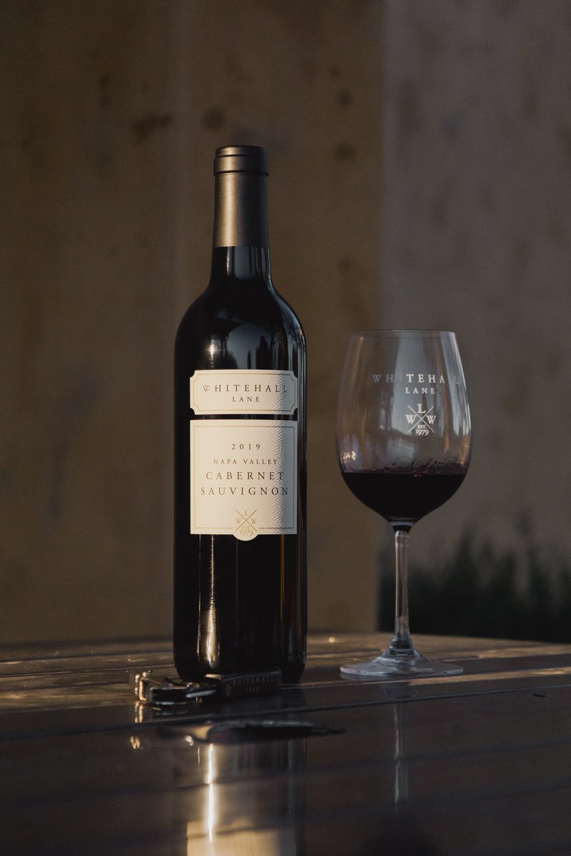 On the nose, our 2019 Napa Valley Cabernet offers fresh blueberries, blackberry pie, huckleberry jam, black cherry cola, baking spices, black olives, cedar, and a touch of graphite. Enjoy now through 2035!
bit.ly/3vqWGm4