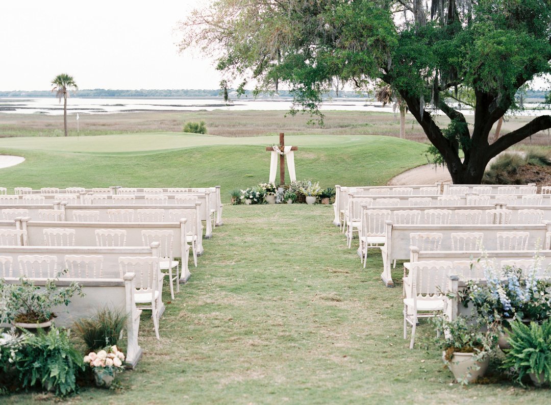 The warmer weather here this week has us dreaming of summer days by the coast! We hope everyone is having a restful holiday!
capture by @elizabethlanierphotography
.
.
.
.
.
#katelynpinnerstudio #richardphotolab #contax645 #portra400  #dsinspiration  #floraldesign #weddinginspira