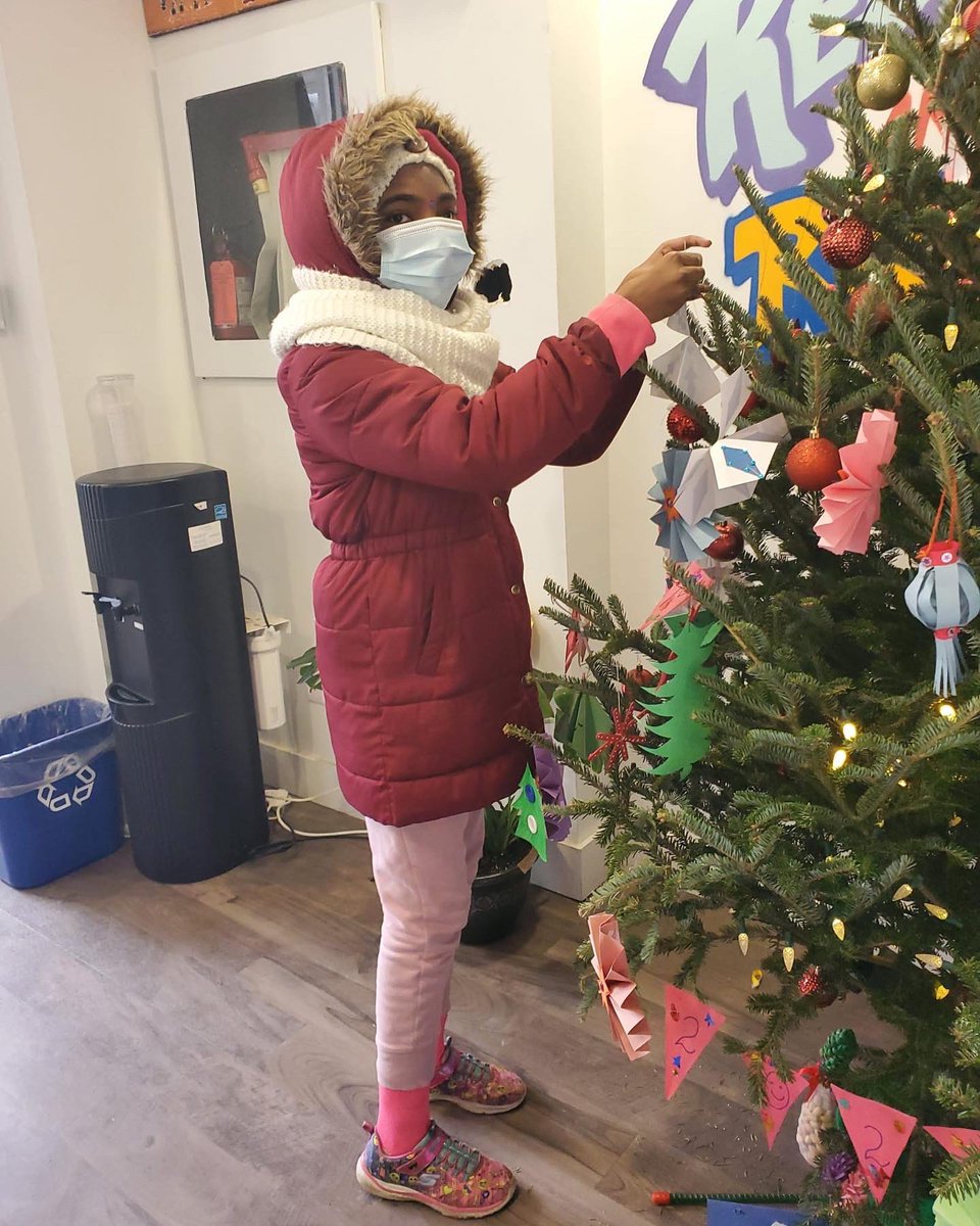 thecornersjt's tweet photo. More kids join us in decorating our Christmas tree. Aksaya, Anika and Athena are residents of #stjamestown. Thanks for the beautiful decorations they made by hand. #shareandreuse #myhood https://t.co/X9Z1HDx6iA