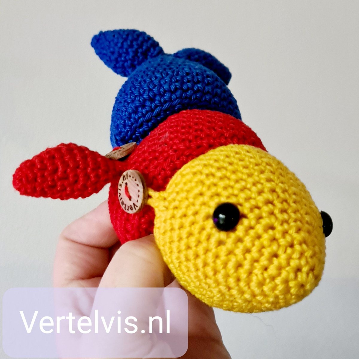 Kant en klare, unieke, kleine vertelvis te koop in de kleuren geel, rood en blauw. bezoek mijn etsy: VertelvisNL #onderwijs #speciaalonderwijs #logopedie #taal #autisme #adhd #logopedist etsy.me/3pEJkRU