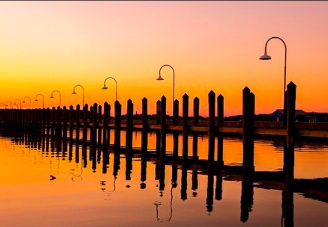 Choose your New Years Eve view: golden hour hues, or city lights. 🌊✨🥂 Explore ways to ring in 2022 bit.ly/3xYPoqN

📌 Please remember to follow recommended safety precautions including wearing a face covering, social distancing, &amp; staying home if you are sick.