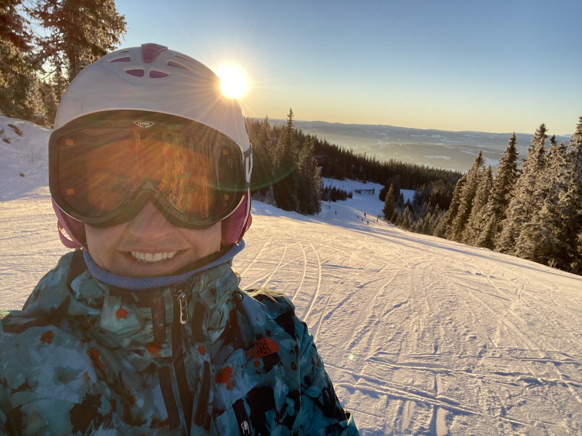 PilarskaJo's tweet photo. Annual leave at itβs best πβ·βοΈβοΈ#kvitfjell #luckygirl #feelingrefreshed #backtoworkwego https://t.co/E7zsLjBCzg