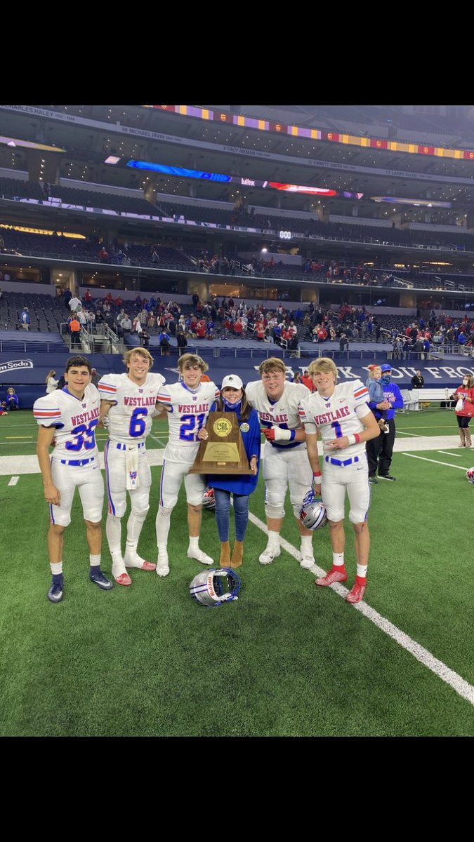 marksayegh6's tweet photo. I want to thank you Coach Dodge for his wisdom, leadership, and motivating me to always get better and to always strive for success. I also want to thank Mrs. Dodge for her constant support and for being the best english teacher ever!Congratulations Coach Dodge! @ToddDodgeFBcamp https://t.co/D9JkYSiRUJ