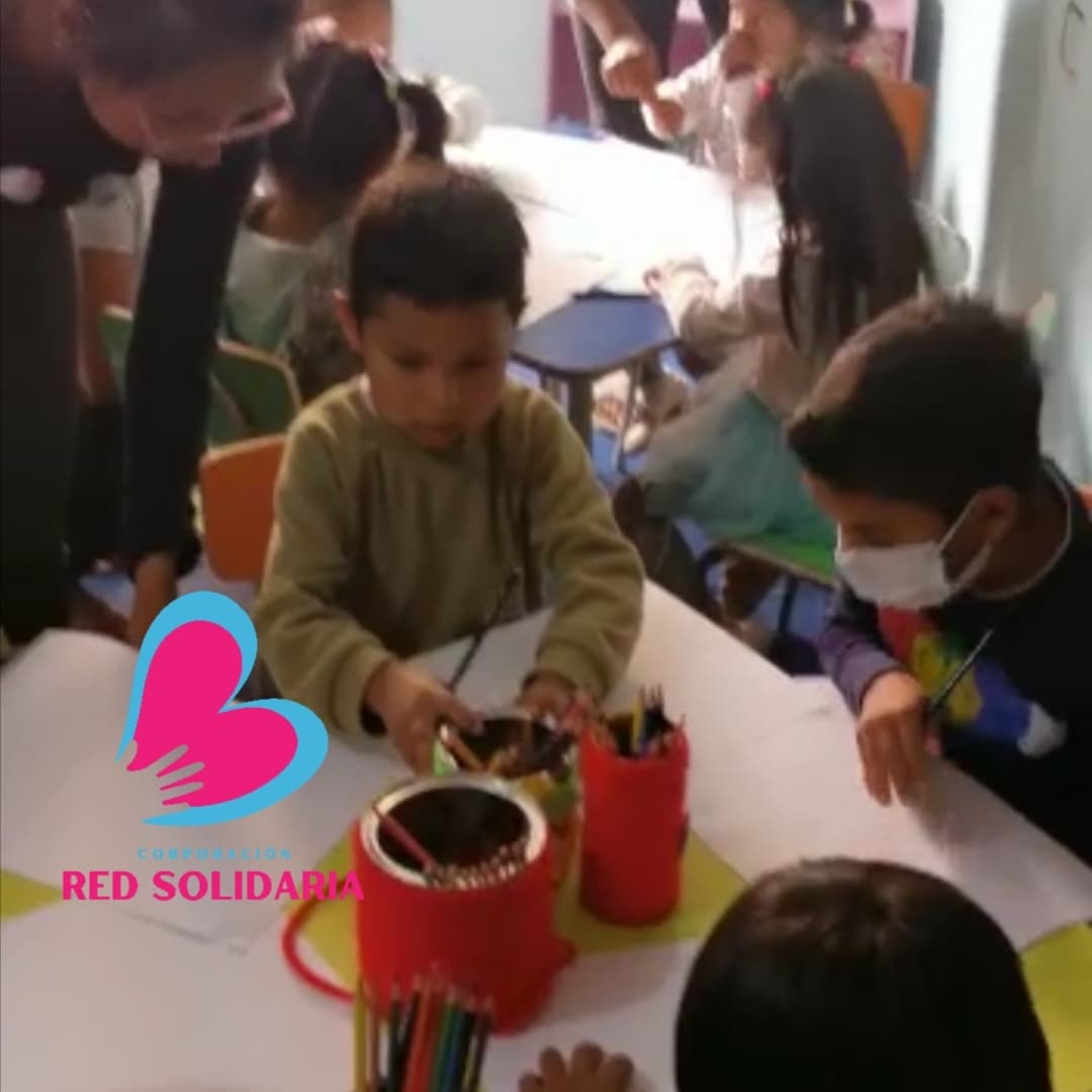 GRACIAS 3°BASICOS
COLEGIO VERBO DIVINO CHICUREO
Agradecemos a los apoderados Sergio Mena y Paola Lillo de los terceros básicos del Colegio Verbo Divino por visitarnos en nuestra casa club del Campamento Ribera Sur y traernos lindas donaciones en material escolar. ❤️