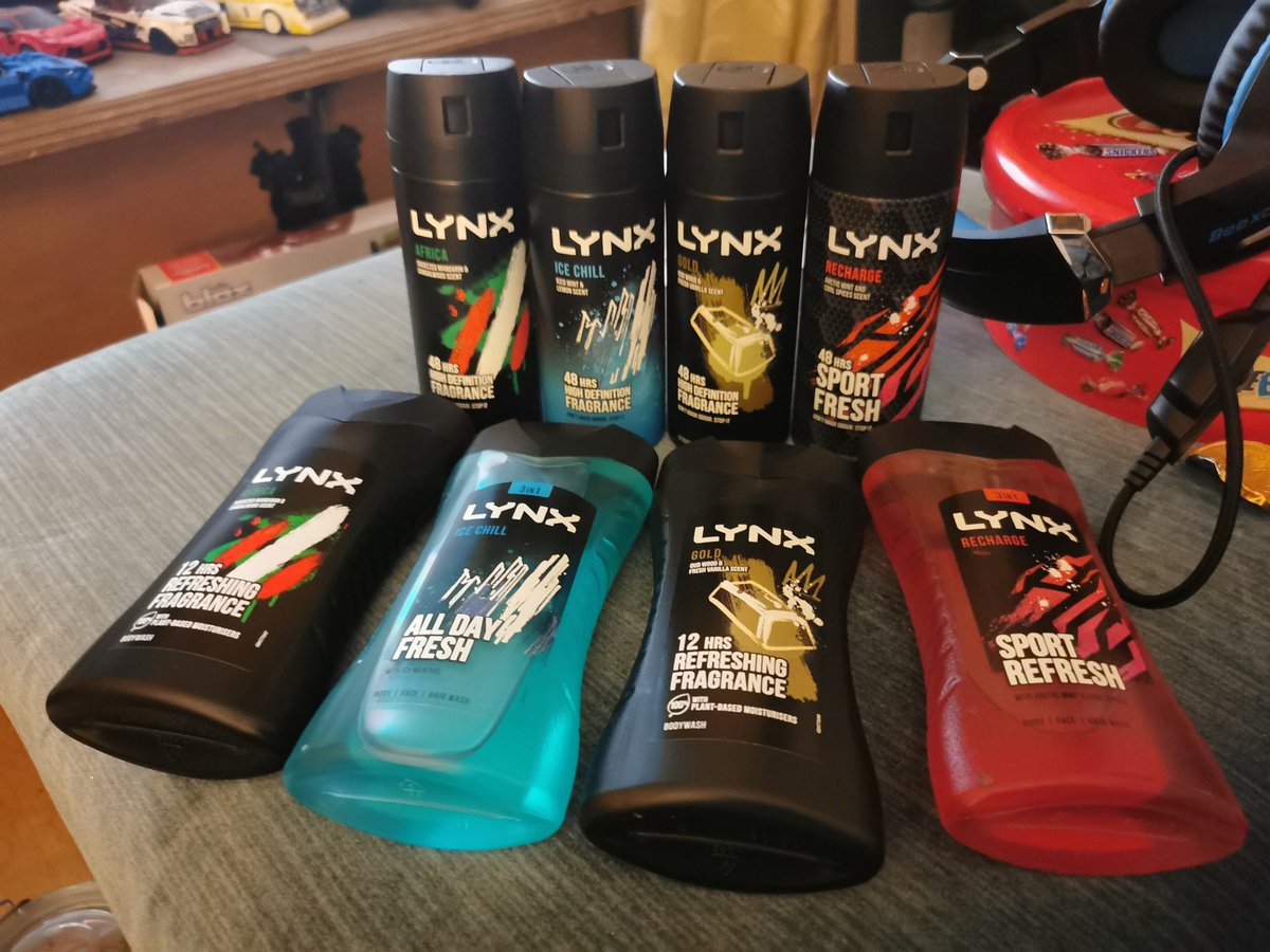There's nothing quite like the gender euphoria of getting Lynx gift sets for Christmas 🥺🥰 feel like this is a right of passage for most trans masc/non binary people 😅