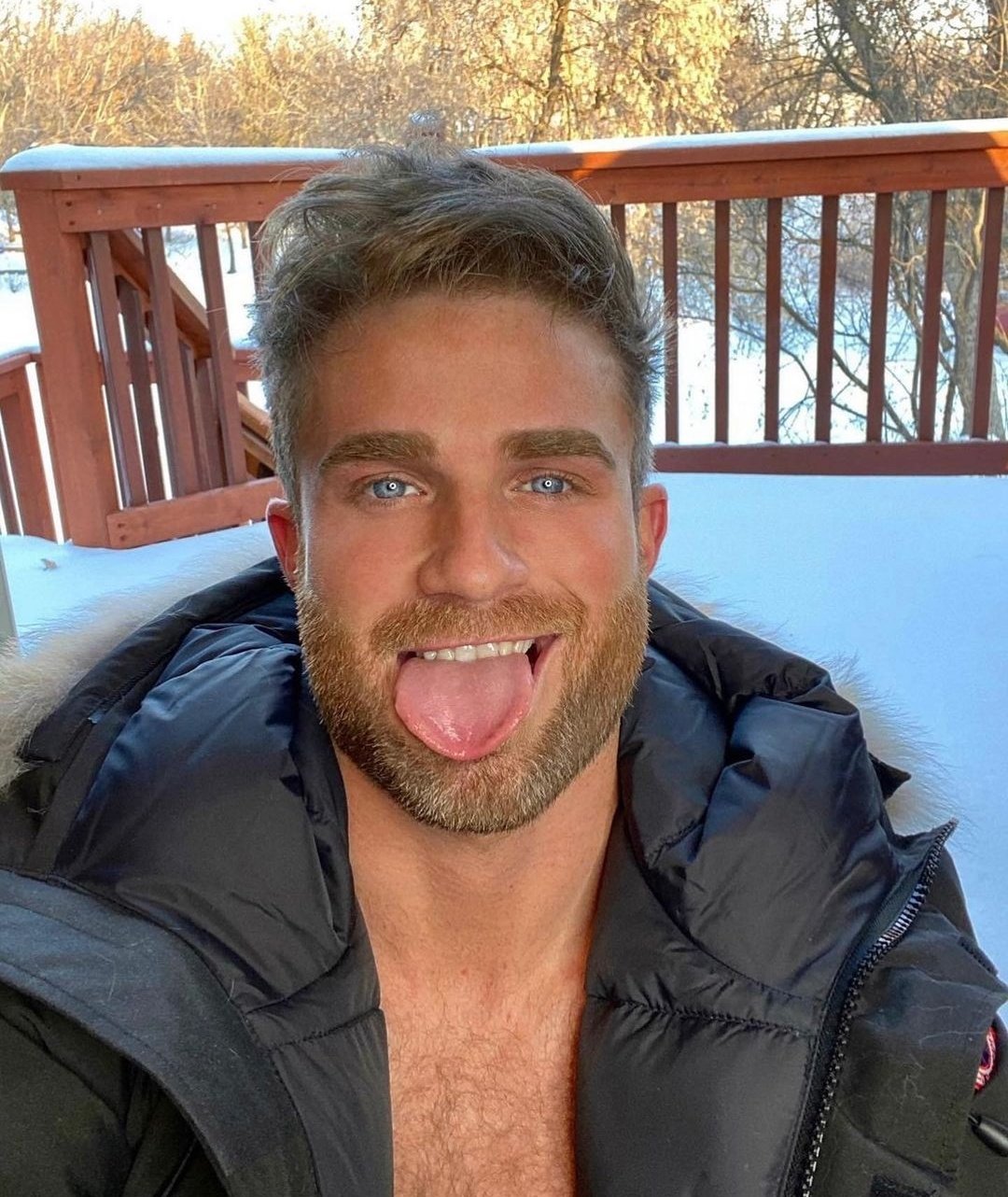 FHzrExHXIAAkDzA?format=jpg&name=large